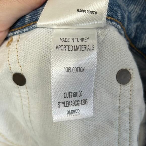 AGOLDE Distressed Parker Shorts Women's Sz 26 Button Fly Light Wash Raw Hem - Picture 6 of 7